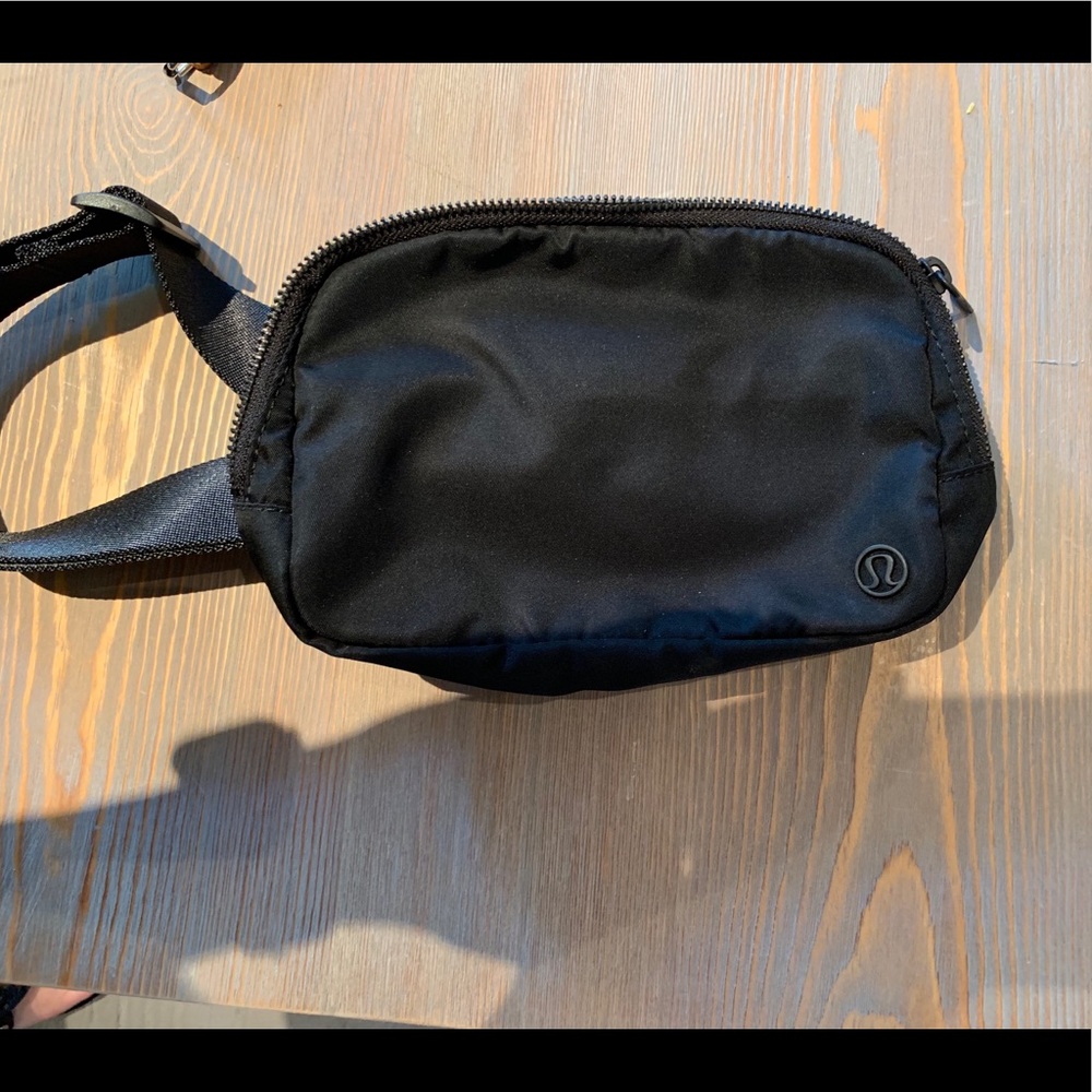 lululemon everywhere belt bag
